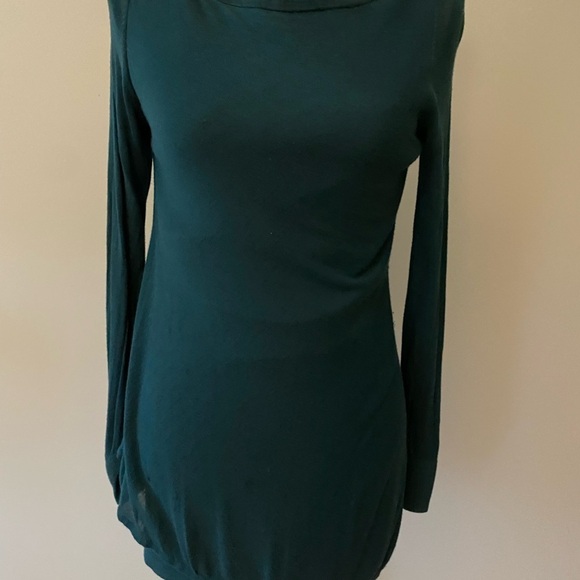 Women’s WHBM Dark Green Long Sleeve Tunic Top Size Small - Picture 1 of 7
